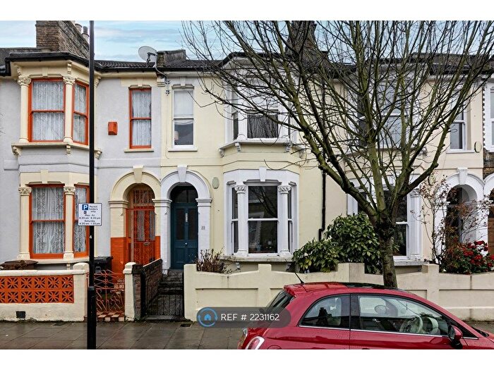 2 Bedroom Flat To Rent In Barretts Grove, London, N16