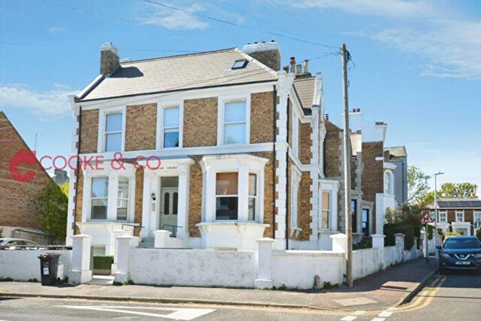 1 Bedroom Flat To Rent In Carlton Avenue, Ramsgate, CT11