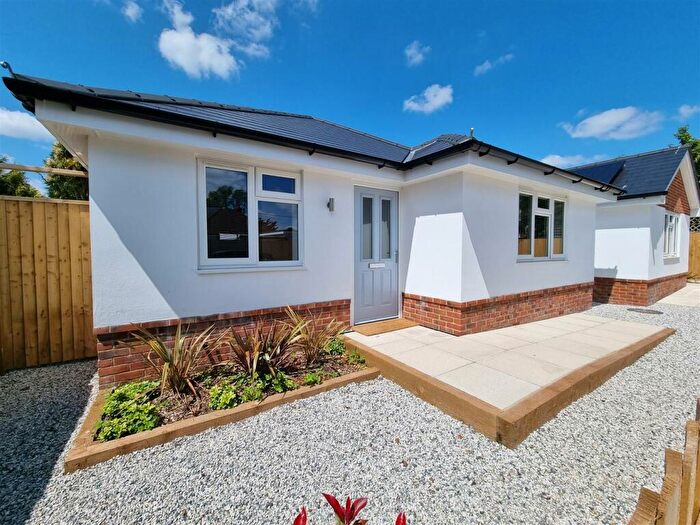 3 Bedroom Detached Bungalow For Sale In Eastfield Lane, Ringwood, BH24
