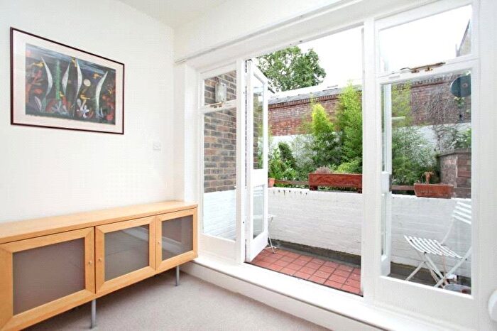 1 Bedroom Flat To Rent In Jamestown Road, Camden Town, NW1