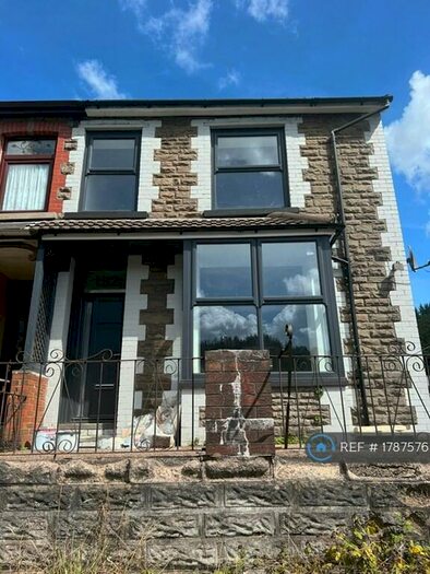 4 Bedroom End Of Terrace House To Rent In Ynyswen Road, Treorchy, CF42
