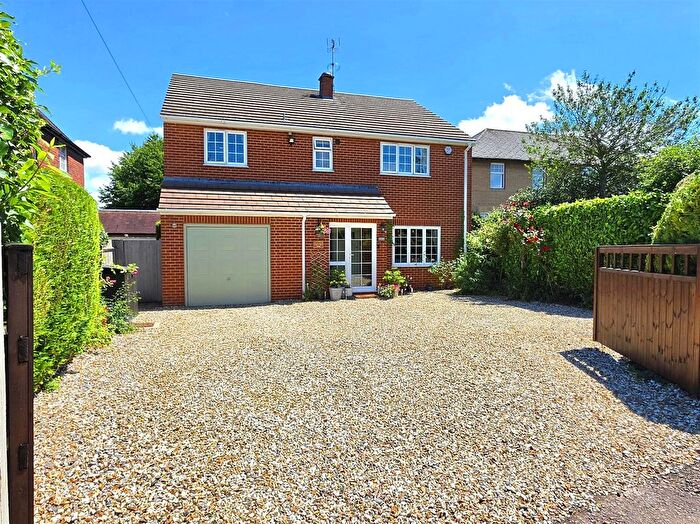5 Bedroom Detached House For Sale In Upton Close, Barnwood, Gloucester, GL4