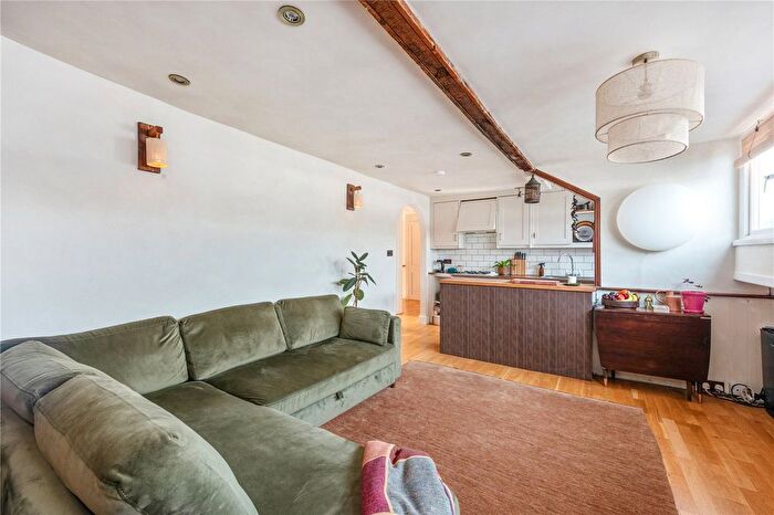 2 Bedroom Flat To Rent In Pyrland Road, London, N5