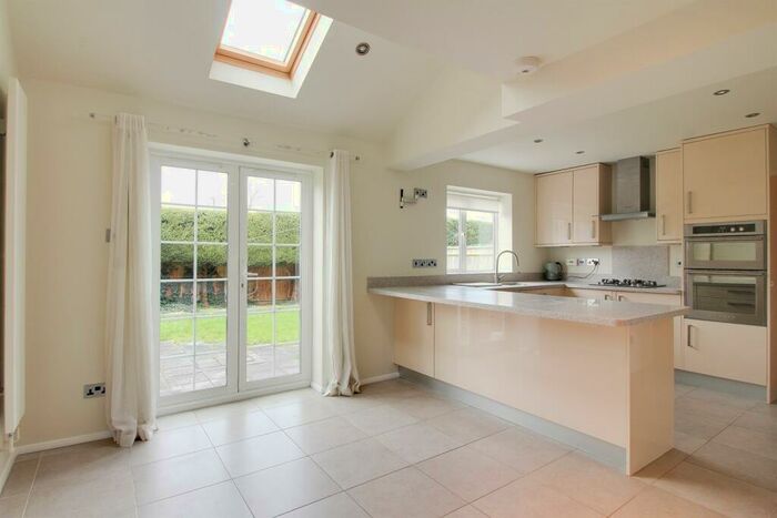 4 Bedroom House To Rent In Stapleton Close, Marlow, SL7