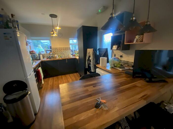 5 Bedroom House To Rent In Pentyrch Street, Cathays, Cardiff, CF24