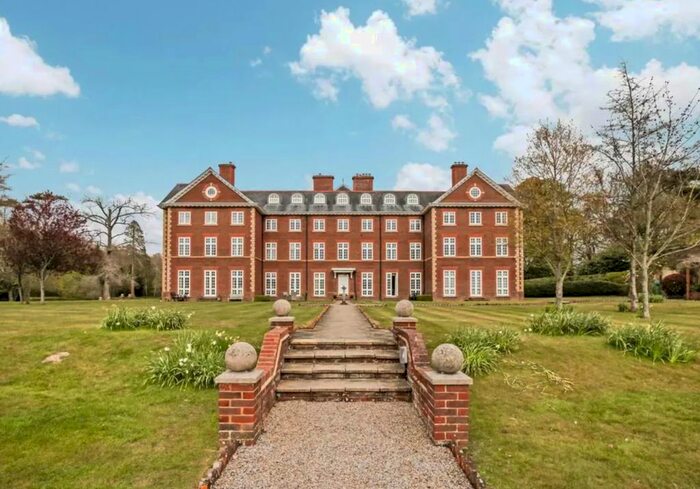 2 Bedroom Flat To Rent In Byfleets Lane, Warnham, RH12