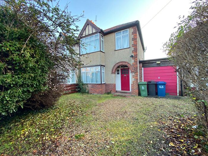 4 Bedroom Semi-Detached House To Rent In Histon Road, Cambridge, CB4