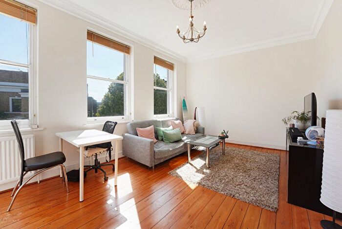 2 Bedroom Flat To Rent In Cromwell Crescent, London, SW5