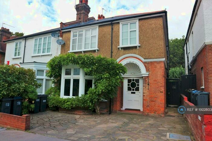 1 Bedroom Maisonette To Rent In Eden Road, London, CR0
