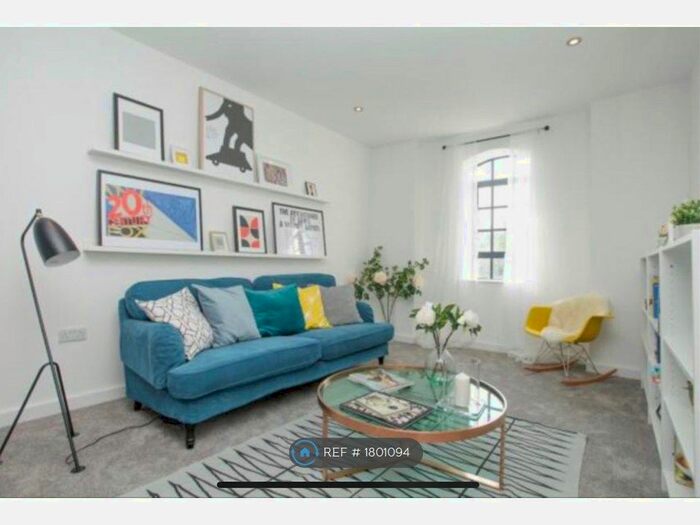 2 Bedroom Flat To Rent In Millers Hill, Ramsgate, CT11