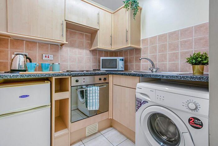 1 Bedroom Terraced House To Rent In Vinery Road, Leeds, LS4