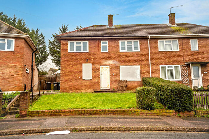 3 Bedroom Semi Detached House For Sale In Nevill Road, Snodland, Kent, ME6