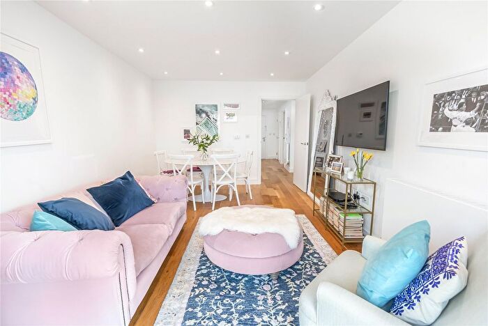 1 Bedroom Flat For Sale In Fairbourne Road, London, SW4