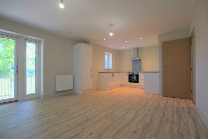 2 Bedroom Apartment To Rent In Firmin Way, Wilford, NG11