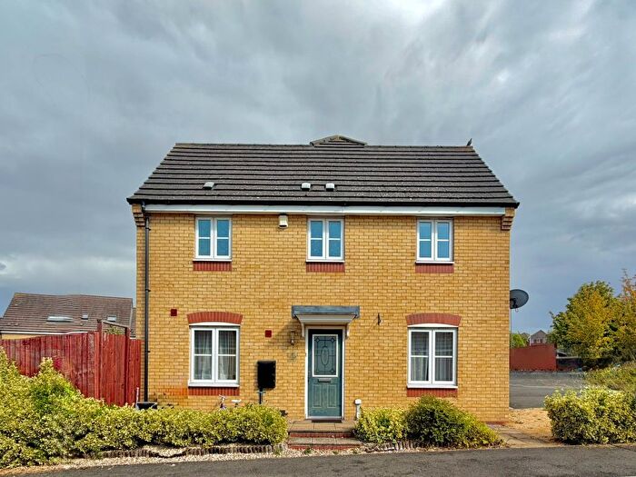 3 Bedroom Terraced House For Sale In Sharow Road, Hamilton, Leicester, Leicestershire, LE5