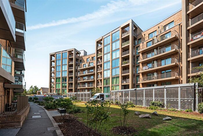 3 Bedroom Flat For Sale In Garnet Place, West Drayton, UB7