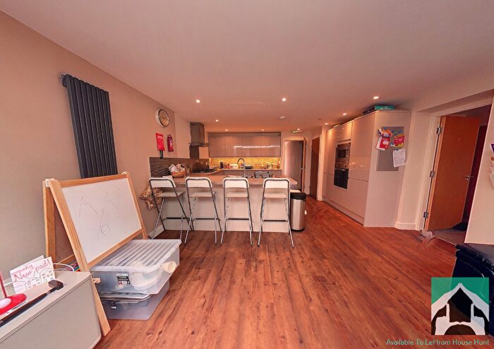 8 Bedroom End Of Terrace House To Rent In Heeley Road, Birmingham, B29