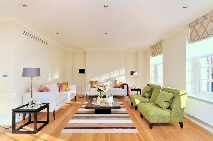 5 Bedroom Flat To Rent In Hornton Court West, Campden Hill Road, London, W8