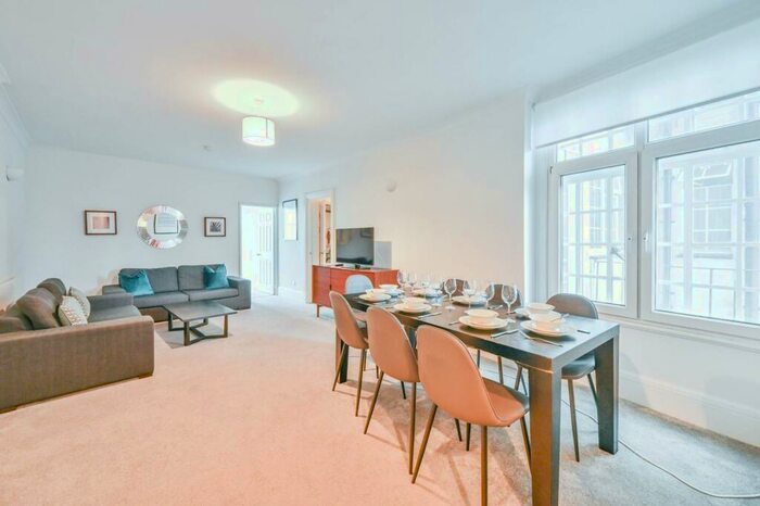 5 Bedroom Flat To Rent In Park Road, St John's Wood, London, NW8