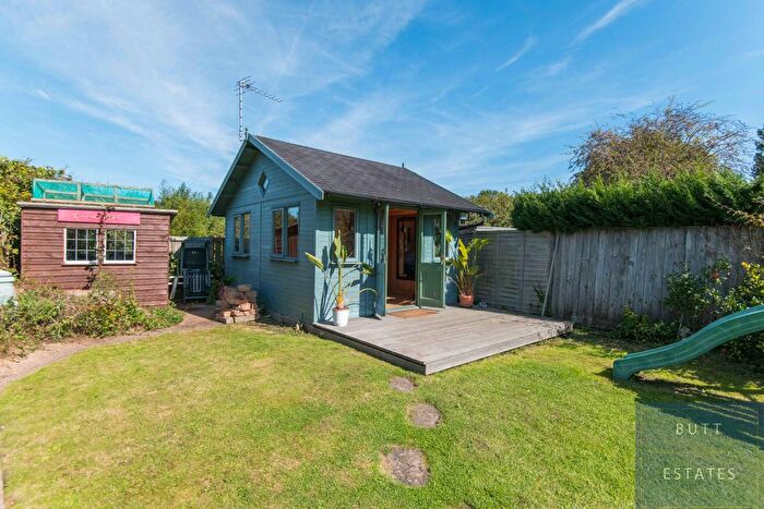2 Bedroom Cottage For Sale In The College, Ide, Exeter, EX2
