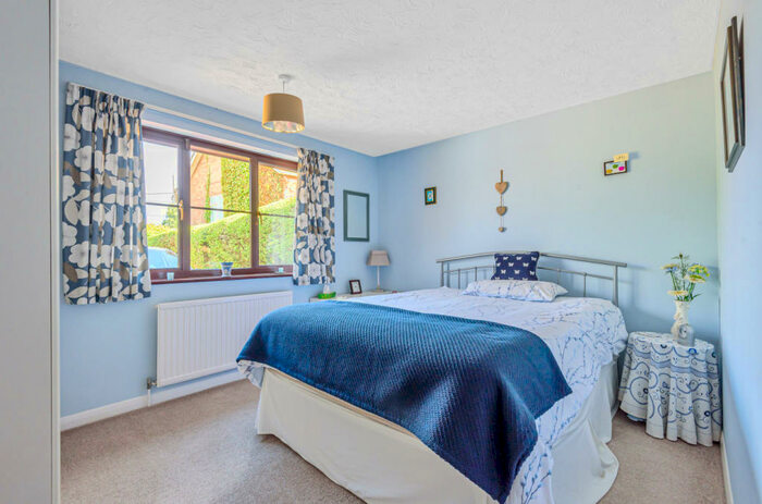 4 Bedroom Bungalow For Sale In York Drove, Nomansland, Salisbury, Wiltshire, SP5