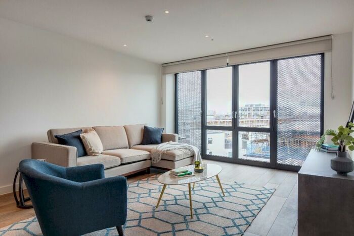 1 Bedroom Apartment To Rent In Dressage Court, Bethnal Green, E2