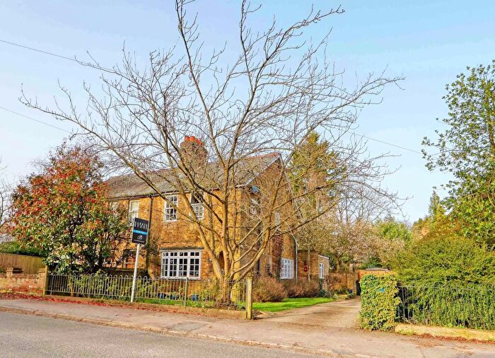 3 Bedroom Semi-Detached House For Sale In Dean Lane, Cookham, SL6