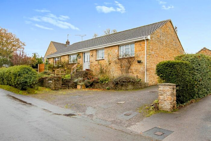 3 Bedroom Detached Bungalow For Sale In Pundfeald, Holton, Wincanton, BA9