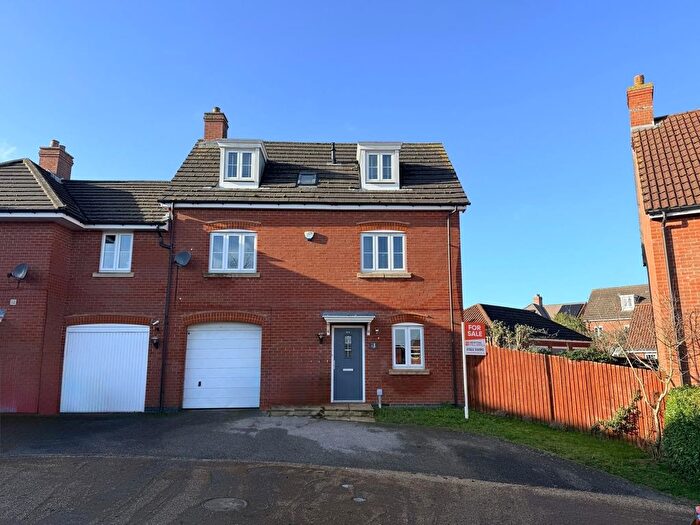 4 Bedroom Town House For Sale In Bobbin Lane, Lincoln, LN2