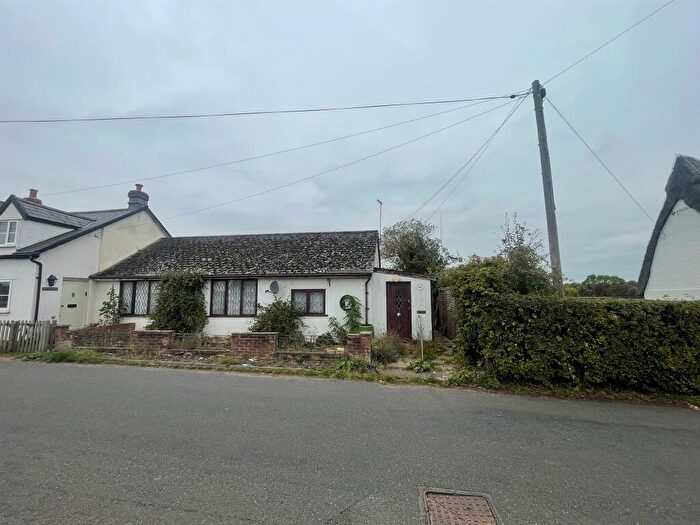 2 Bedroom Detached Bungalow For Sale In Queen Street, Cowlinge, Newmarket, CB8