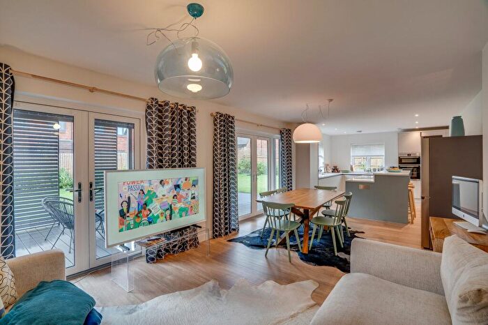 5 Bedroom Detached House For Sale In Hopper Road, Eastleigh, SO50
