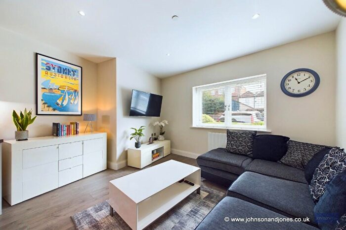 1 Bedroom Flat For Sale In Mead Court, Chertsey, Surrey, KT16