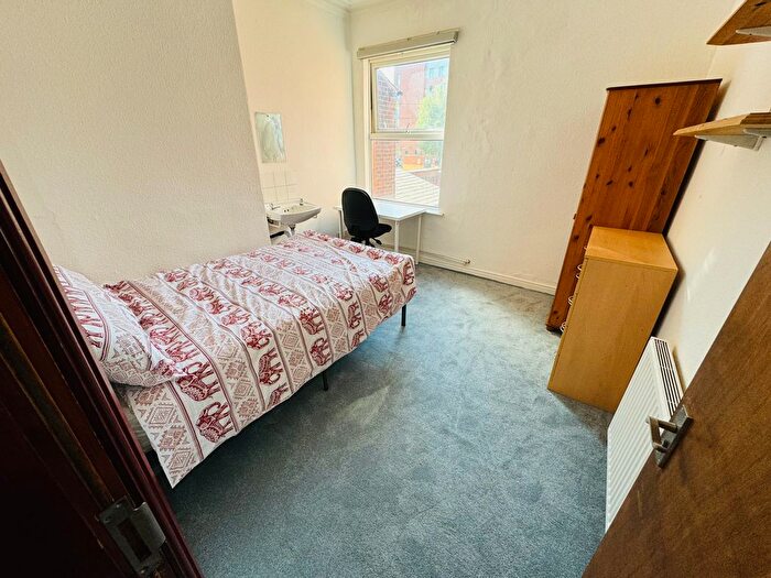 5 Bedroom Terraced House To Rent In Blackman Lane, Leeds, LS2