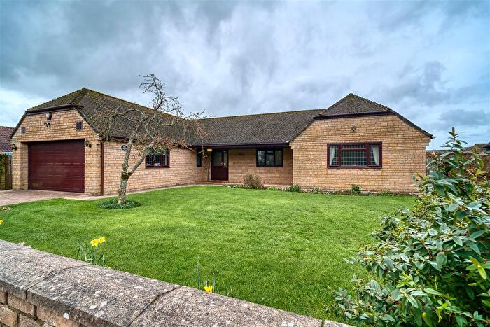 3 Bedroom Detached Bungalow For Sale In Beaulieu Close, Kingston, Sturminster Newton, DT10
