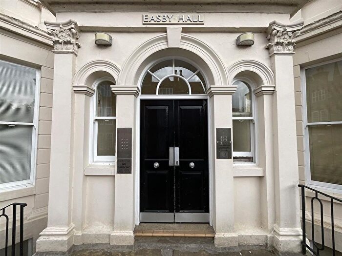 1 Bedroom Flat For Sale In Montpellier Terrace, Scarborough, YO11