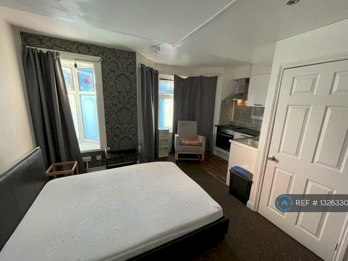 Studio To Rent In Ceres Road, London, SE18