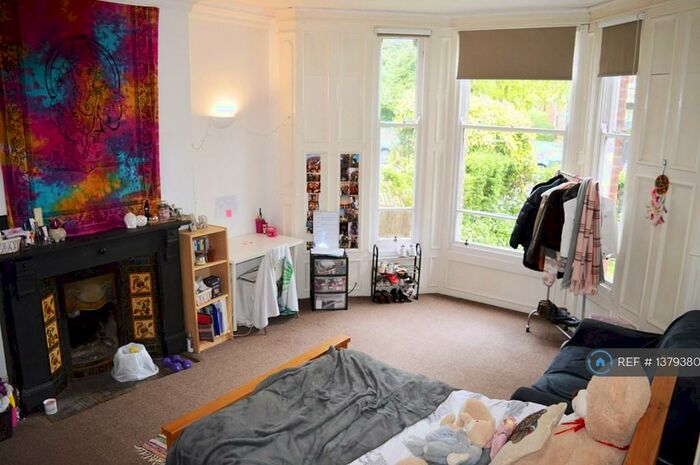 3 Bedroom Maisonette To Rent In Grosvenor Place, Newcastle Upon Tyne, NE2