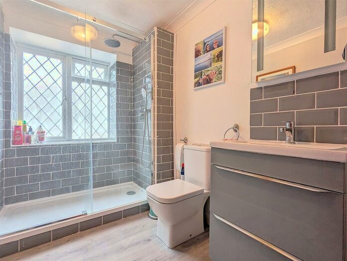 4 Bedroom Detached House For Sale In Greenways, Sandhurst, Berkshire, GU47