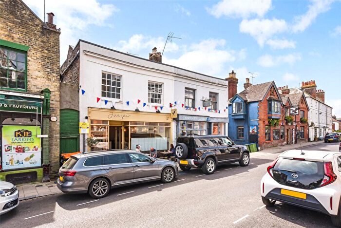 2 Bedroom Apartment For Sale In Tarrant Street, Arundel, West Sussex, BN18