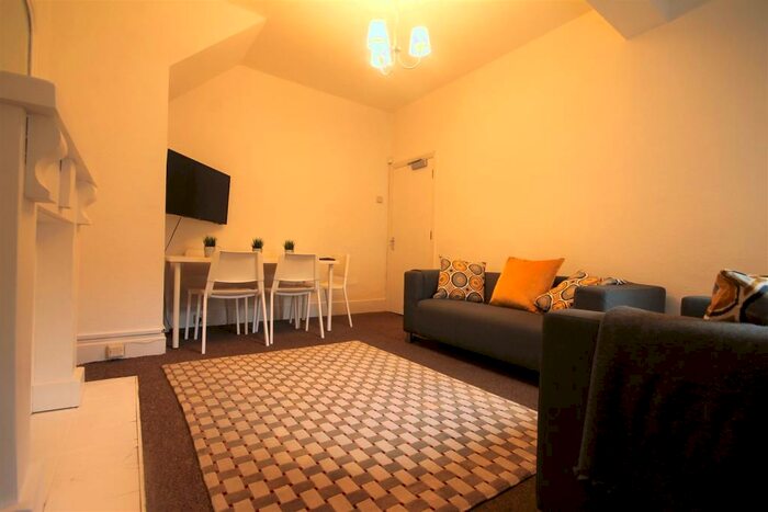 5 Bedroom Flat To Rent In Hotspur Street, Heaton, NE6