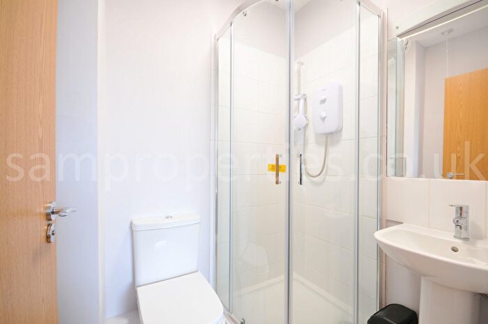 4 Bedroom Town House To Rent In Moss Lane East, Manchester, M16