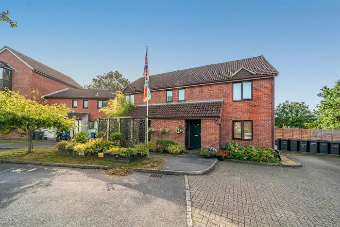 1 Bedroom Flat To Rent In Timbermill Court, Haslemere, GU27