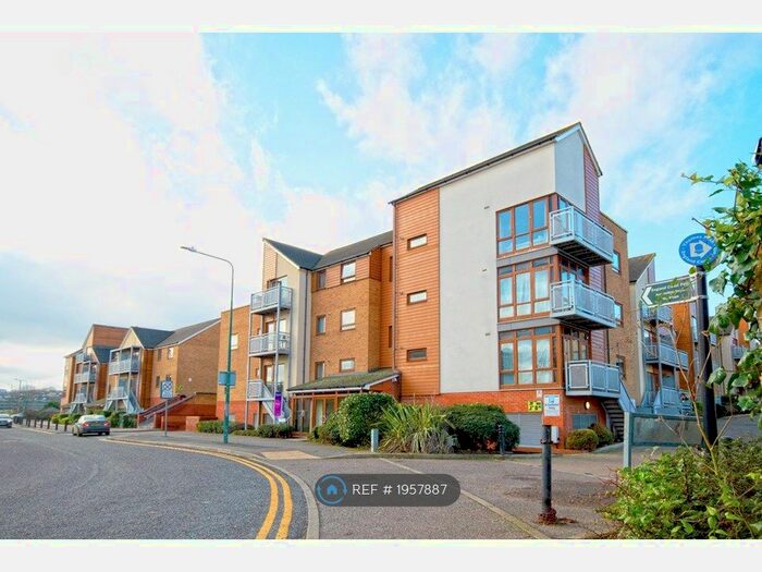 2 Bedroom Flat To Rent In Serenity Court, Greenhithe, DA9