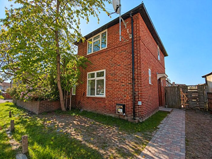 3 Bedroom Terraced House To Rent In Valence Circus, Dagenham, RM8