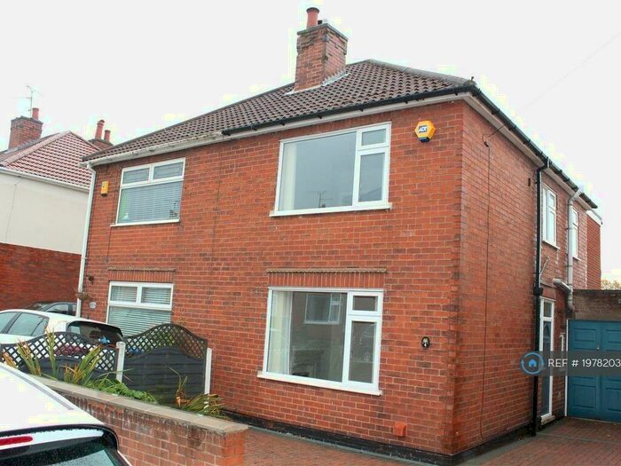 3 Bedroom Semi-Detached House To Rent In Seagrave Avenue, Kirkby-In-Ashfield, Nottingham, NG17
