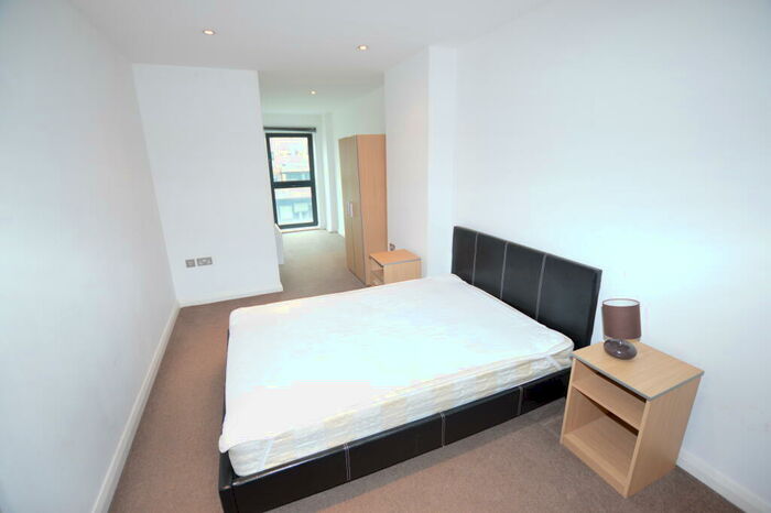 2 Bedroom Apartment To Rent In One Brewery Wharf, Leeds, LS10