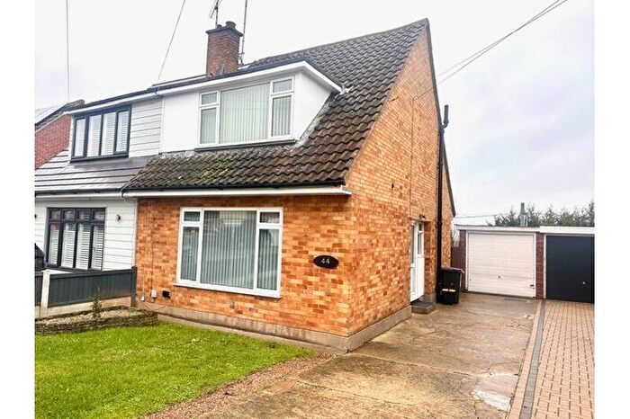 3 Bedroom Semi Detached House To Rent In Lower Lambricks, Rayleigh, Essex, SS6
