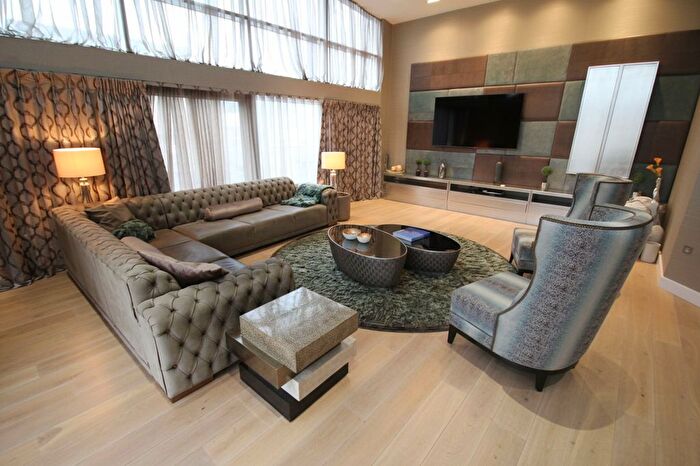 5 Bedroom Flat To Rent In East Drive, Empire House, NW9