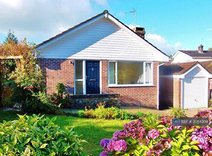 4 Bedroom Bungalow To Rent In Hendra Vale, Launceston, PL15