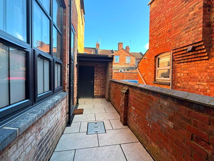 2 Bedroom Apartment To Rent In Artizan Road, Abington, Northampton, NN1